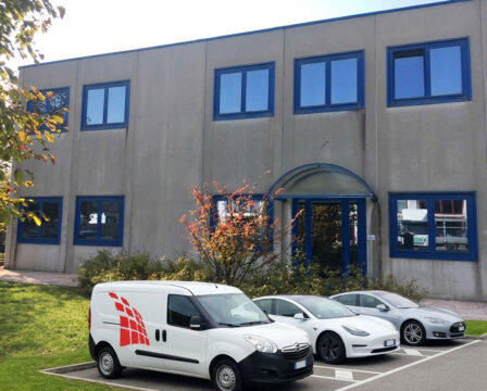 Sede moderna di un gruppo aziendale tecnologico
